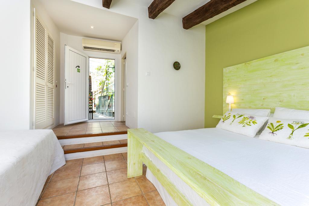Hotel El Cau Del Papibou - Adults Only Peratallada Zimmer foto